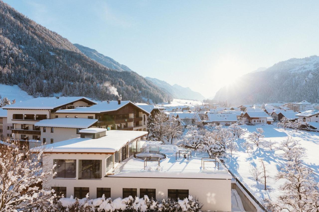 Gartenhotel Linde 4 Sterne Superior Ried im Oberinntal Exteriér fotografie