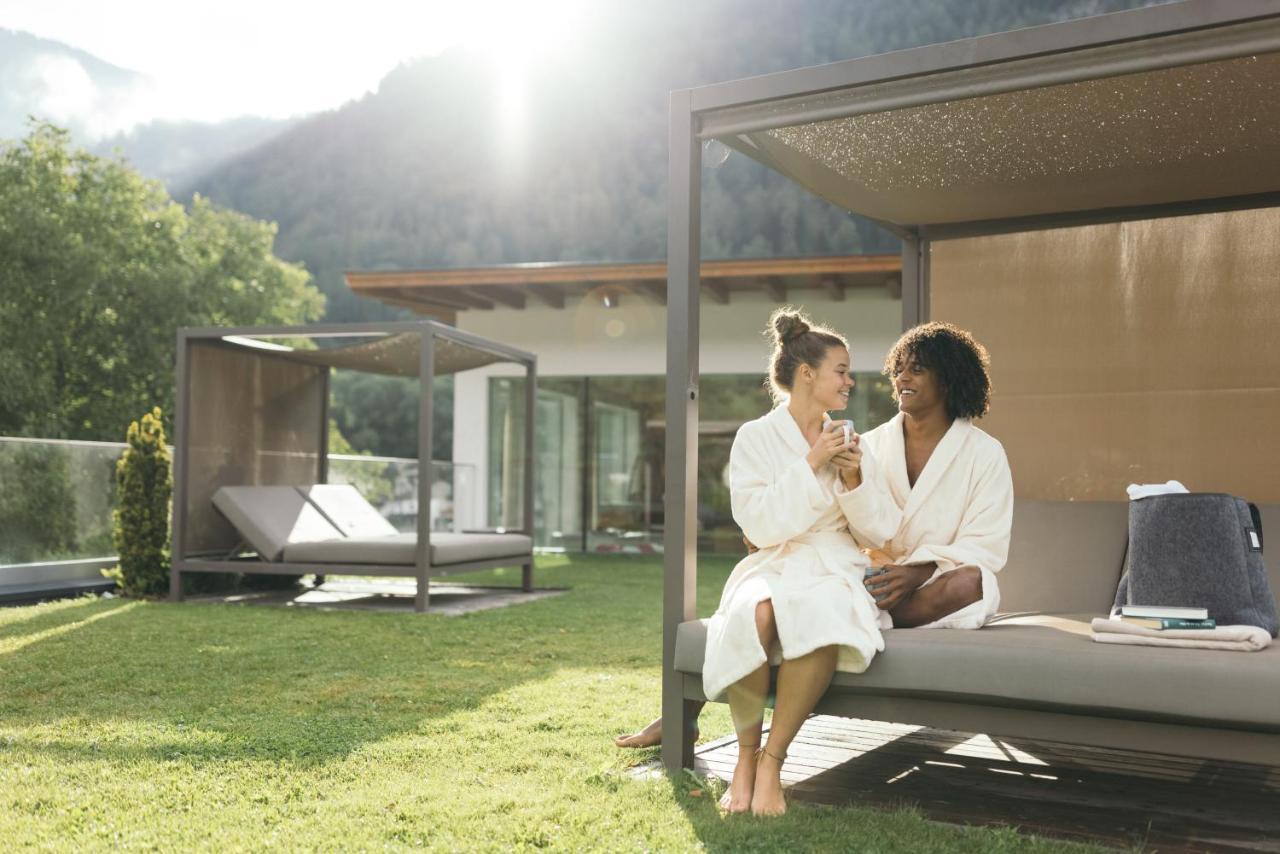 Gartenhotel Linde 4 Sterne Superior Ried im Oberinntal Exteriér fotografie