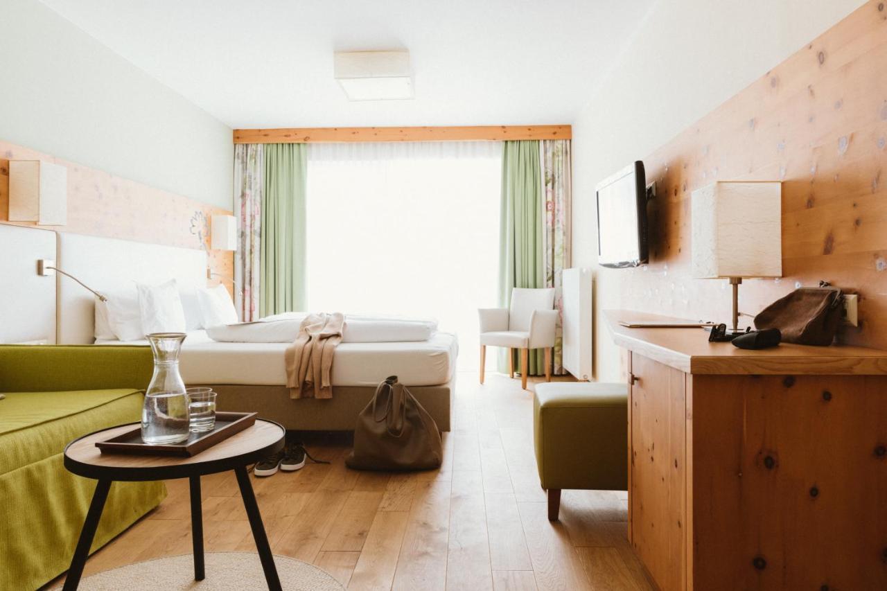 Gartenhotel Linde 4 Sterne Superior Ried im Oberinntal Exteriér fotografie