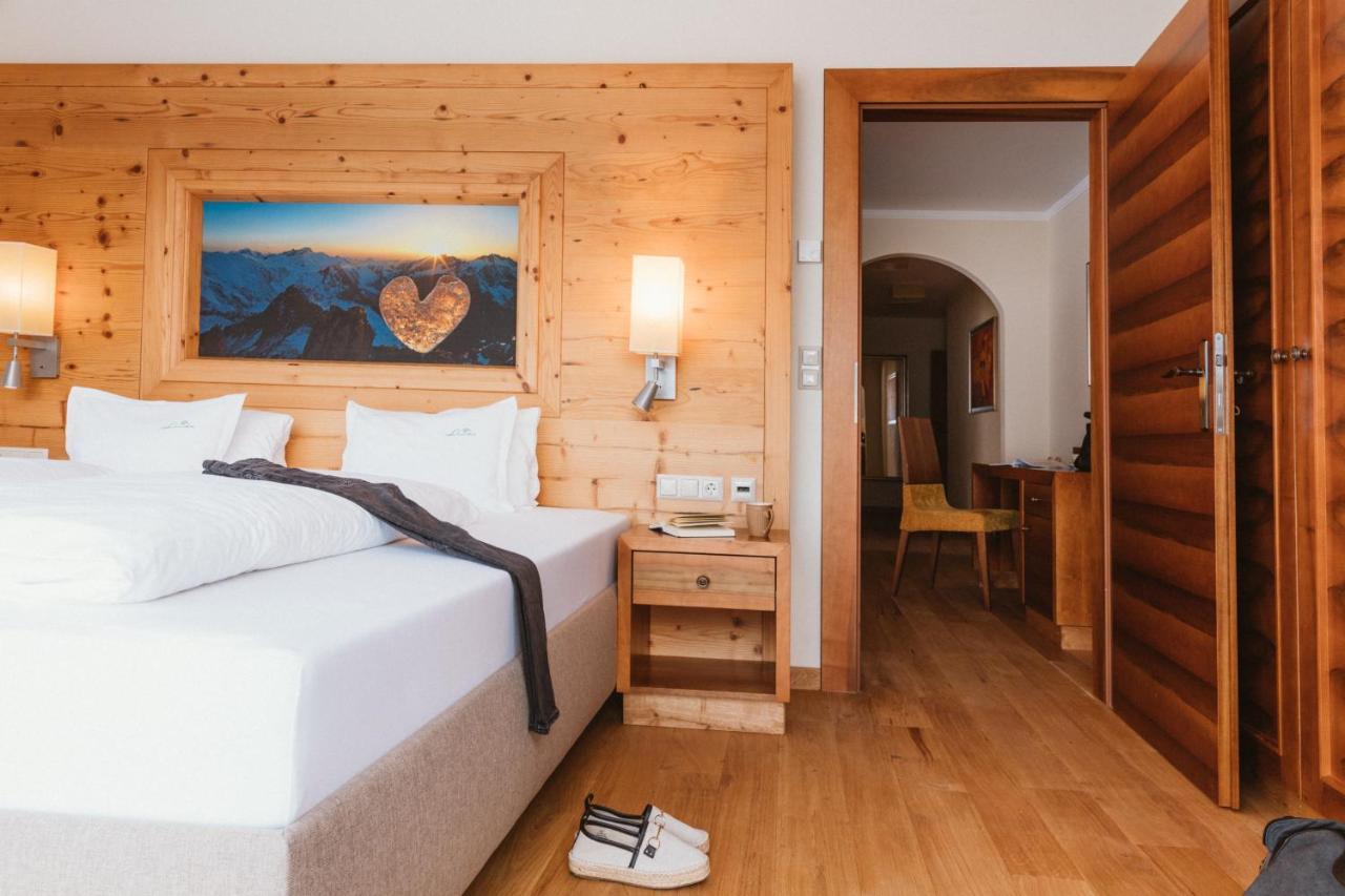 Gartenhotel Linde 4 Sterne Superior Ried im Oberinntal Exteriér fotografie